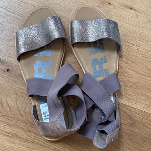 Basically new sorel sandals. Size 9